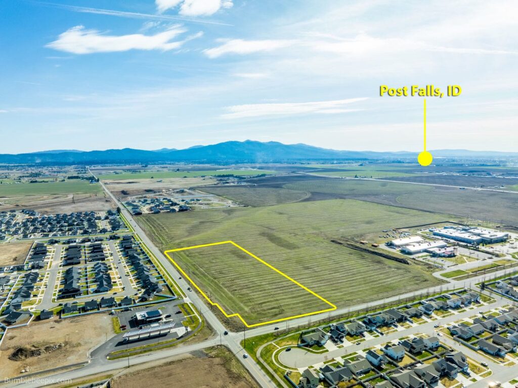 Major Corner Development Parcel in Rathdrum
